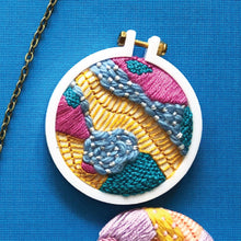 Load image into Gallery viewer, White Miniature Embroidery Hoop Pack
